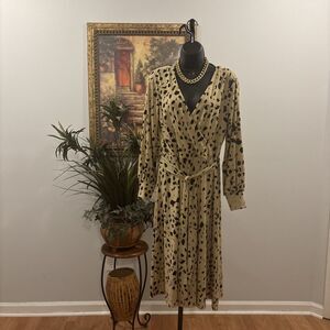 H&M Women Dress Medium Animal Print Fit & Flare Ties Waist V-neck Long Sleeve